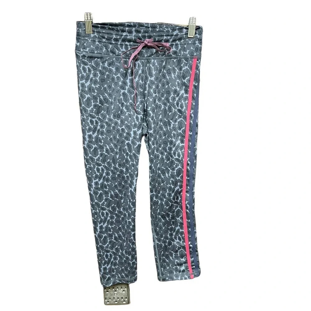 The Upside Snow Leopard Drawstring Crops Leggings Gray Size Small‎